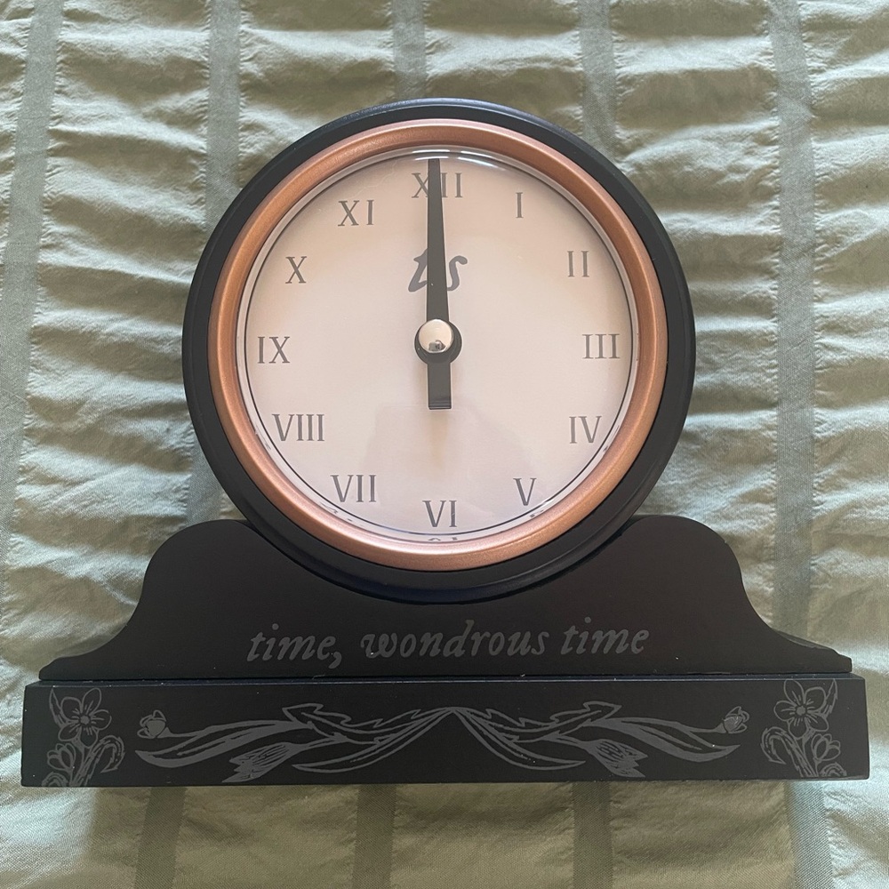 Time, wondrous time Taylor Swift Folklore clock
